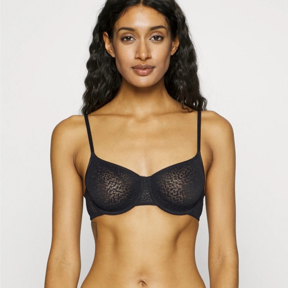 DKNY Elegant Black Lace Bra 34B